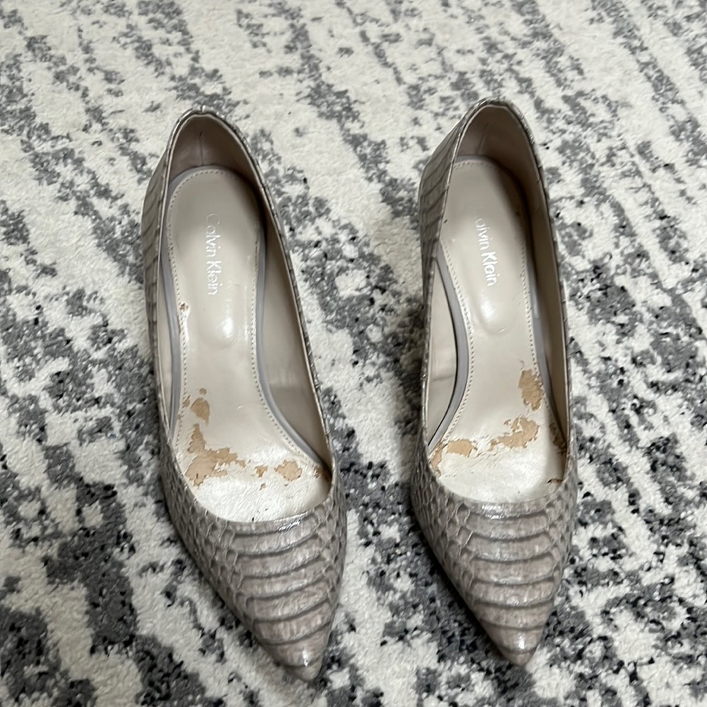 Grey snake skin Calvin Klein pumps in 7.5